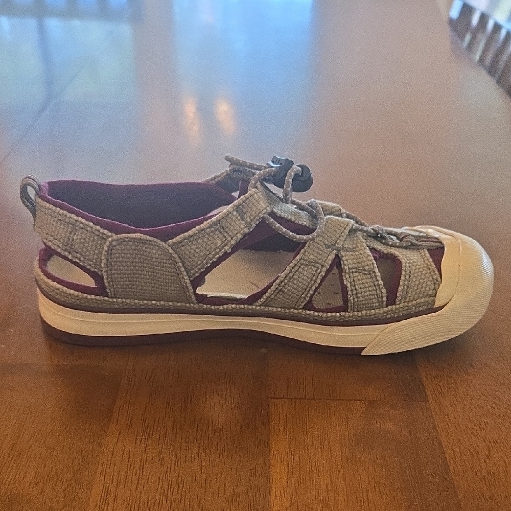 KEEN Tan and Purple Sandals - Picture 6 of 8